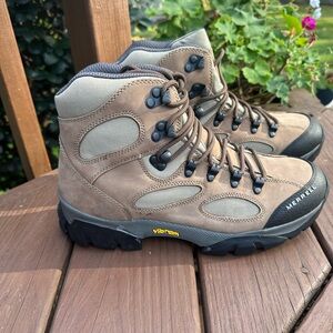Merrell Men's Tan and Black Outdoor Boots